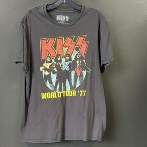 KISS World Tour ’77 T-Shirt – Black (Reprint) | classic rock band tee | ret